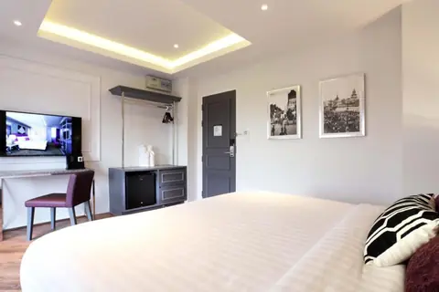 Deluxe Double Room interior